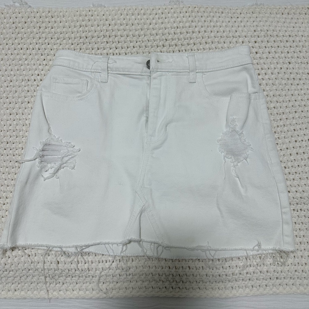Hollister skirt, worn twice, can be styled different ways.